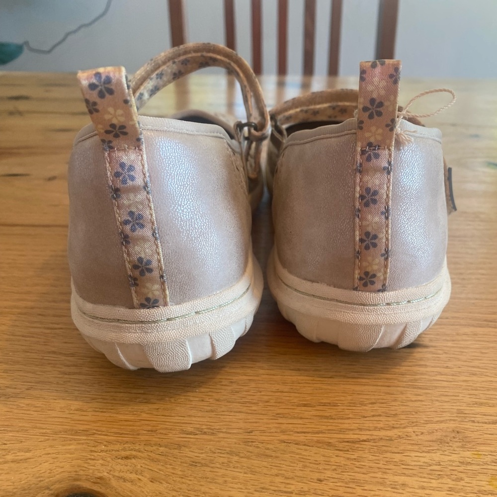 Jambu women’s Light Gray Mary Jane Athletic Shoes - Picture 5 of 9